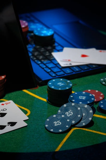 Texas Hold'em Bonus mobile interface on petir88 slot